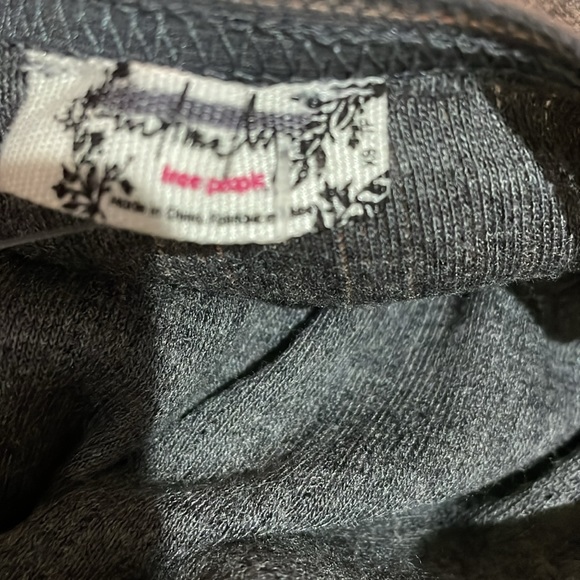 NWOT Free People On Point Cozy Ribbed Knit Lace Trim Romper in size XS Gray - Picture 6 of 12